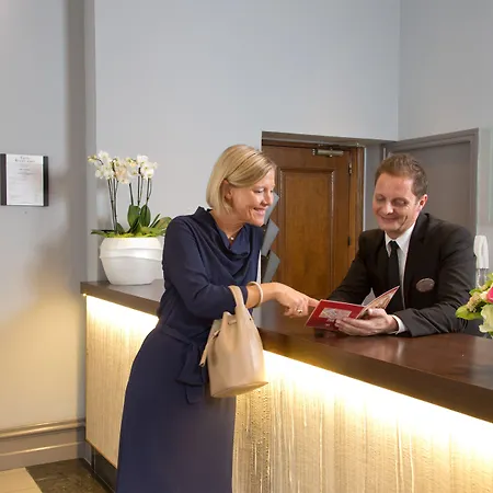 얼라이언스 - 코뱅 데 미님 4*